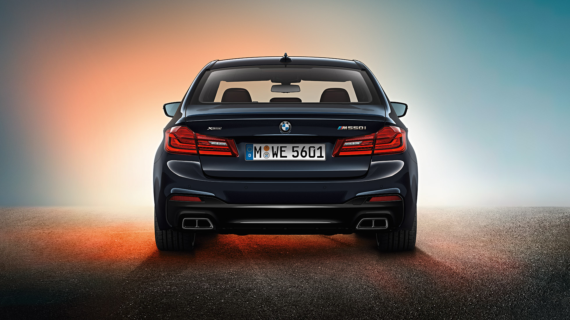 Diseño trasero. Toma trasera del diseño del BMW M550i y del BMW M550d.