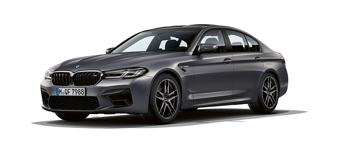 BMW M5 F90 LCI Renovación 2020 Vista de tres cuartos del frontal BMW M5 F90 LCI Renovación 2020 Brands Hatch Grau metalizado Vista de tres cuartos del frontal