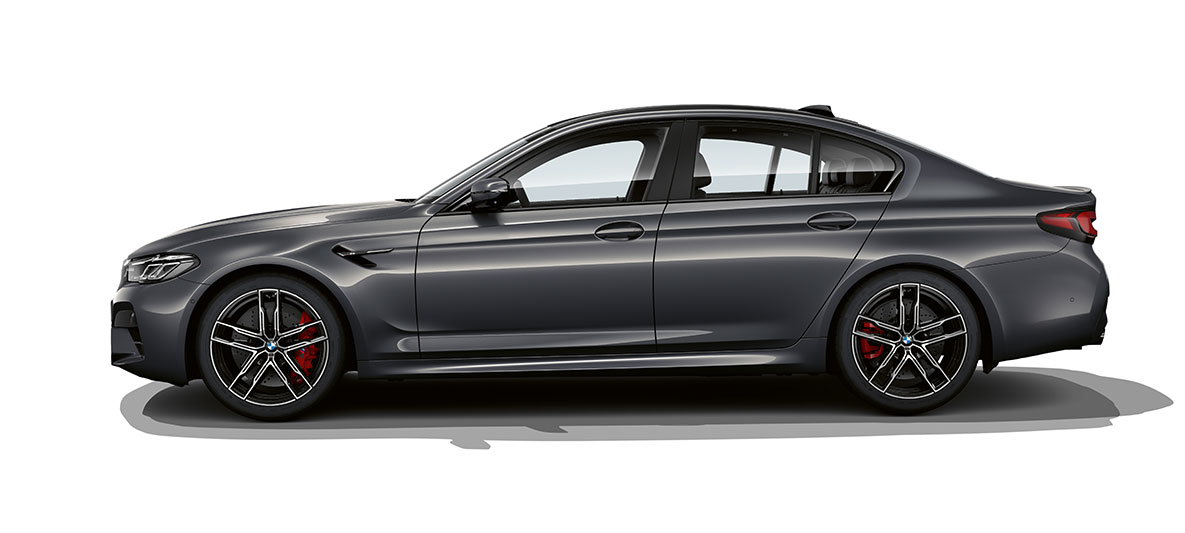 BMW M5 F90 LCI Renovación 2020 Vista lateral BMW M5 F90 LCI Renovación 2020 Brands Hatch Grau metalizado Vista lateral