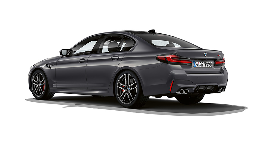 Vista trasera del BMW M5 sedán
