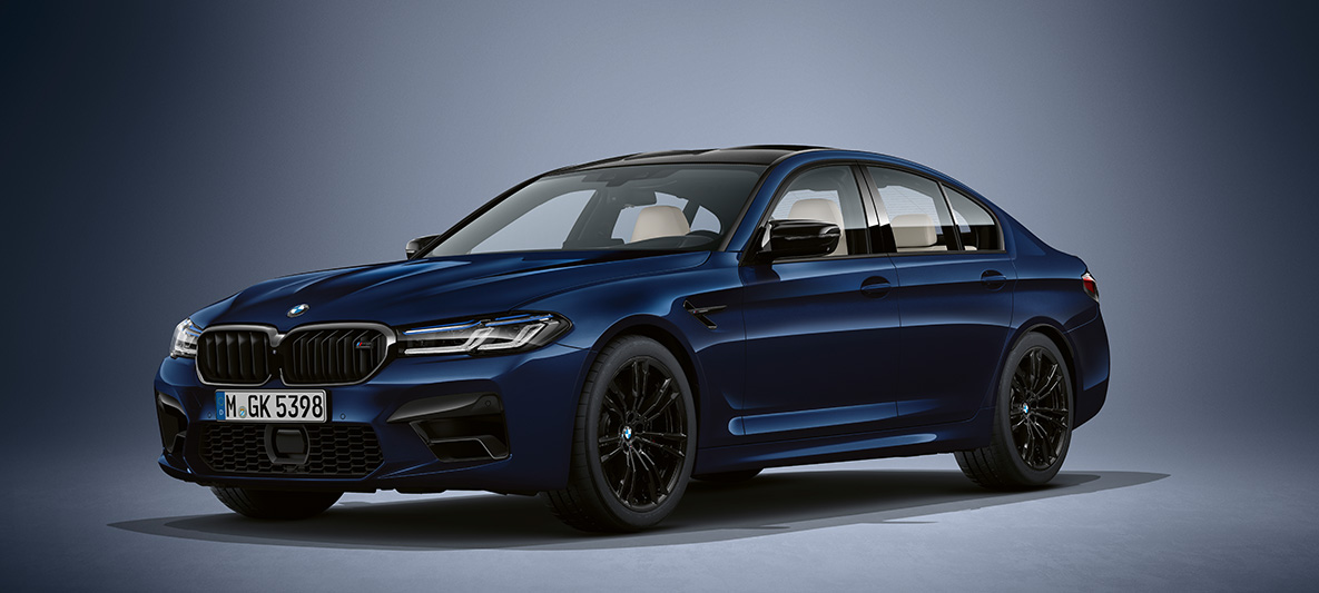 Carro deportivo M5 Sedán en Tansanitblau metalizado Auto deportivo M5 color Tansanitblau metalizado