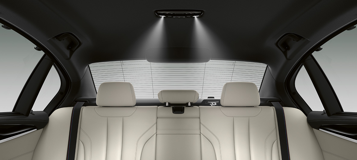 Fascinante interior del carro deportivo M5 Interior del auto deportivo de lujo M5