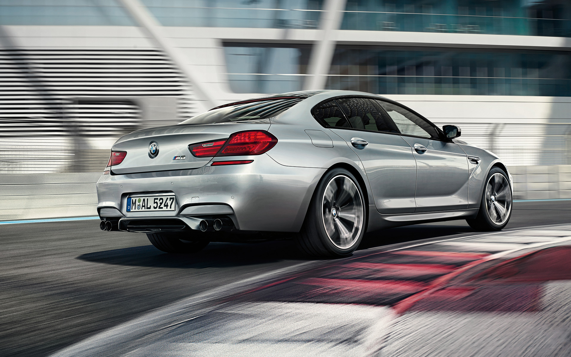 Estabilidad de Conducción, Auto de lujo BMW M6. Estabilidad de Conducción, Auto de lujo BMW M6.