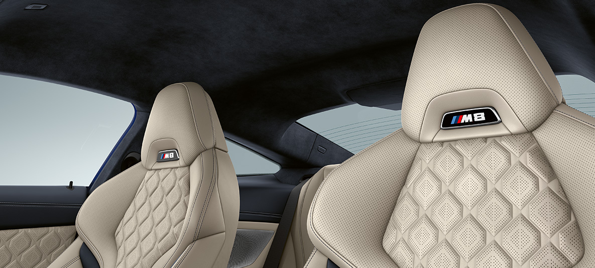 Asiento M Sport completamente en cuero 'Merino' | Silverstone de vetas finas con placa M8. BMW Individual M8 Coupé, asiento M Sport completamente en cuero 'Merino' | Silverstone de vetas finas con placa M8.