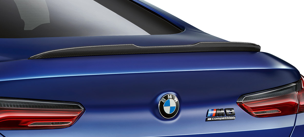 Spoiler trasero en Carbon. BMW M8 Competition Coupé, spoiler trasero del paquete exterior M Carbon.