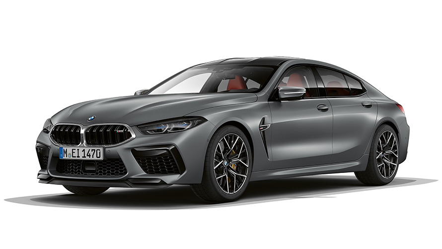 Nuevo BMW M8 Gran Coupé F93 LCI Renovación 2022 BMW Individual Frozen Pure Grey metalizado, vista de tres cuartos del frontal