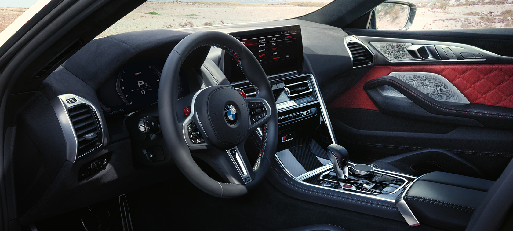 Puesto de conducción nuevo BMW M8 Competition Gran Coupé F93 LCI Renovación 2022 Nuevo BMW M8 Competition Gran Coupé F93 LCI Renovación 2022 interior, puesto de conducción