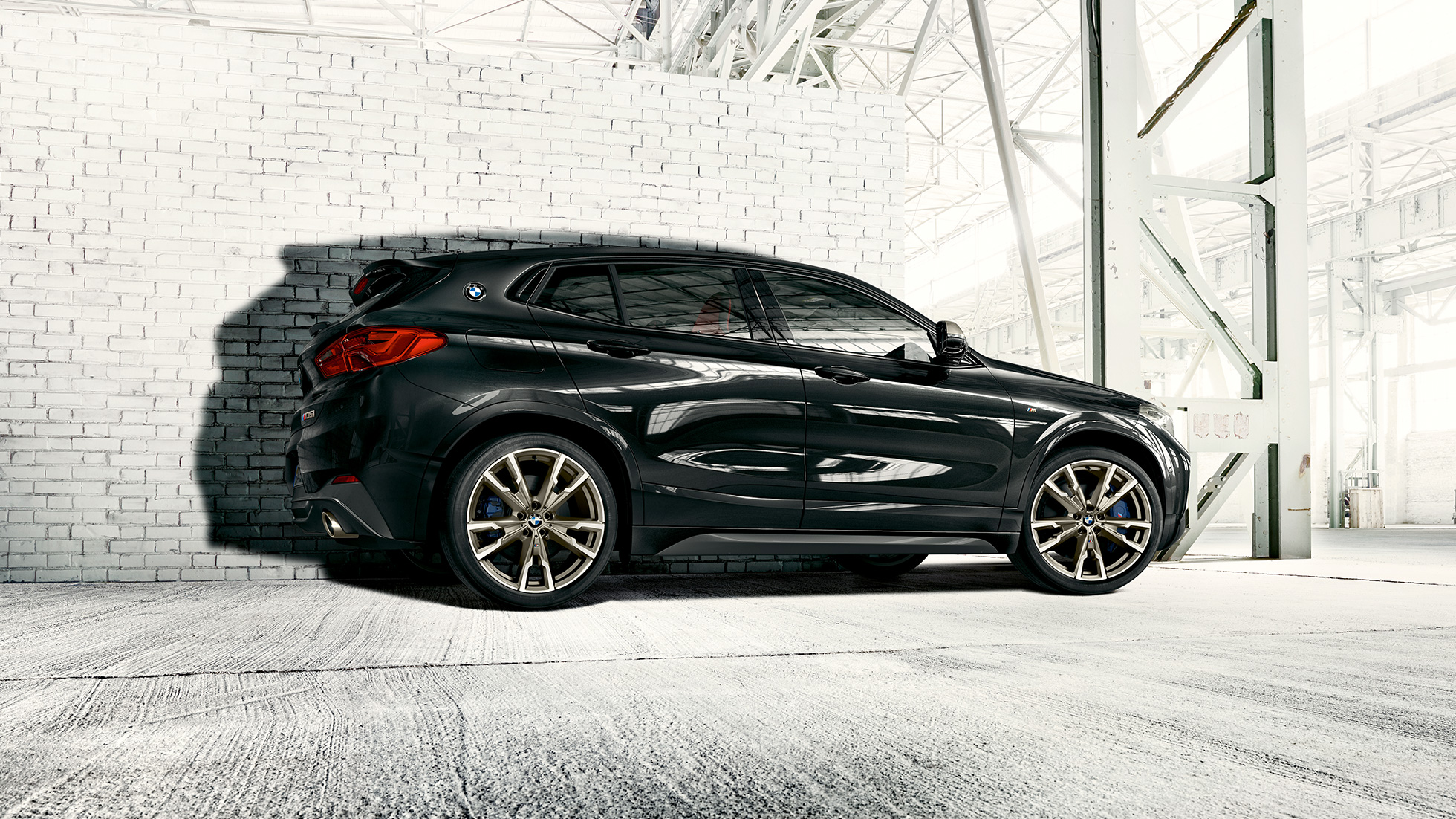 Llantas de aleación ligera M BMW X2 M35i Llantas de aleación ligera M BMW X2 M35i Black Sapphire metalizado F39 Vista del lateral