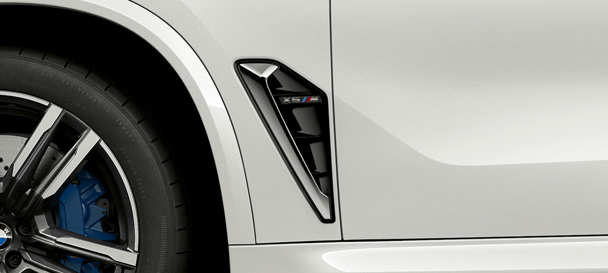Aletas M BMW X5 M Aleta M BMW X5 M color Mineral White acercamiento