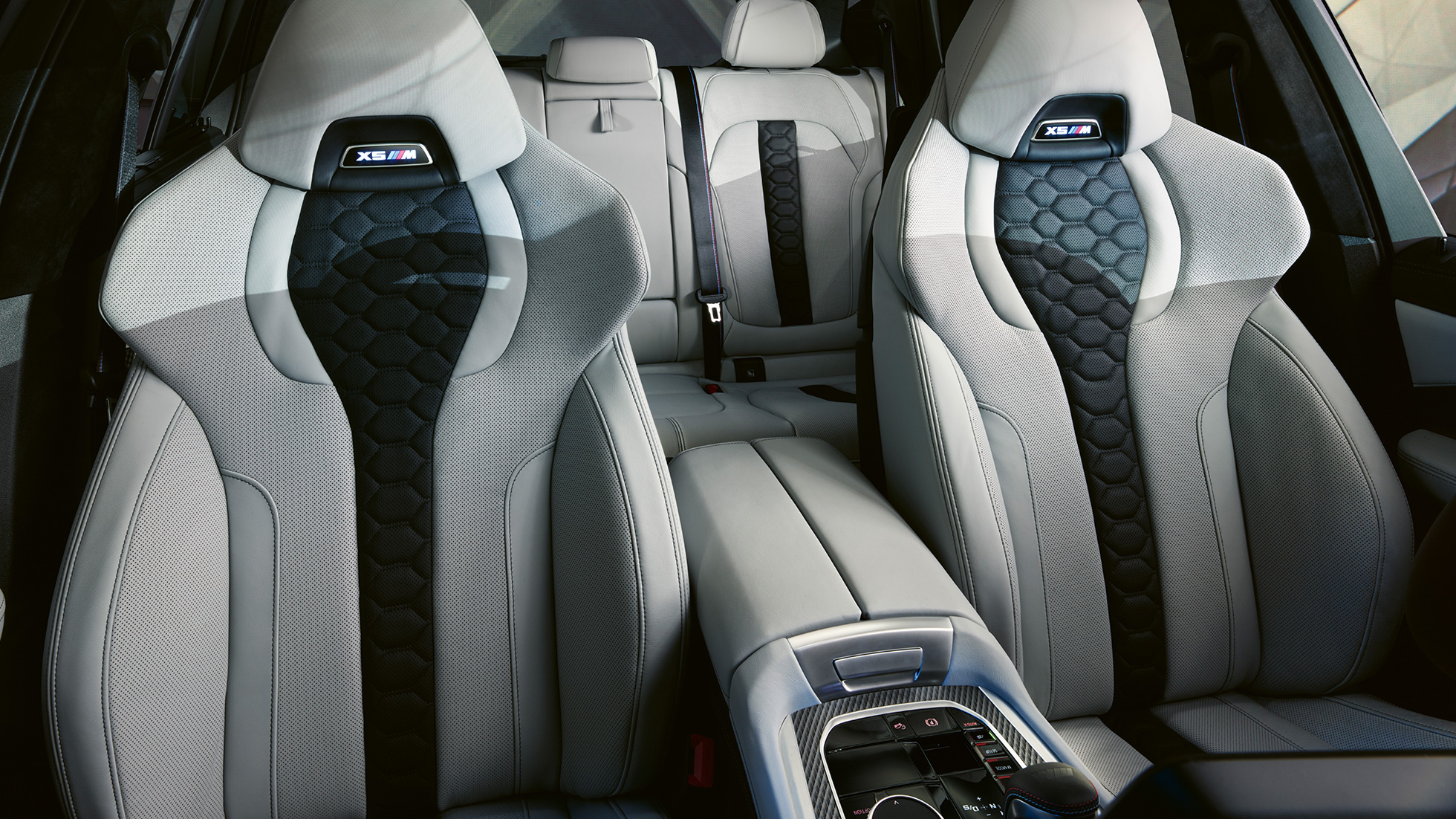 Asientos M con funciones múltiples BMW X5 M Competition Asientos M con funciones múltiples con logotipo X5 M iluminado BMW X5 M Competition interior
