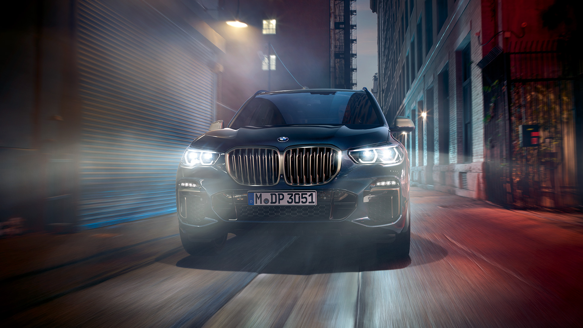 Parrilla BMW en forma de riñón BMW X5 M50i Parrilla BMW en forma de riñón en color Cerium Grey BMW X5 M50i en color Carbon black metálico vista frontal