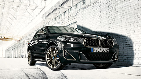 Prueba la deportividad y el dinamismo de la camioneta BMW X2.