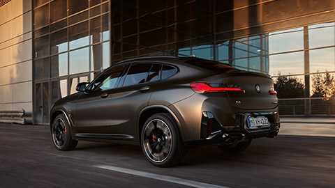 Dominio y deportividad con la camioneta BMW X4.