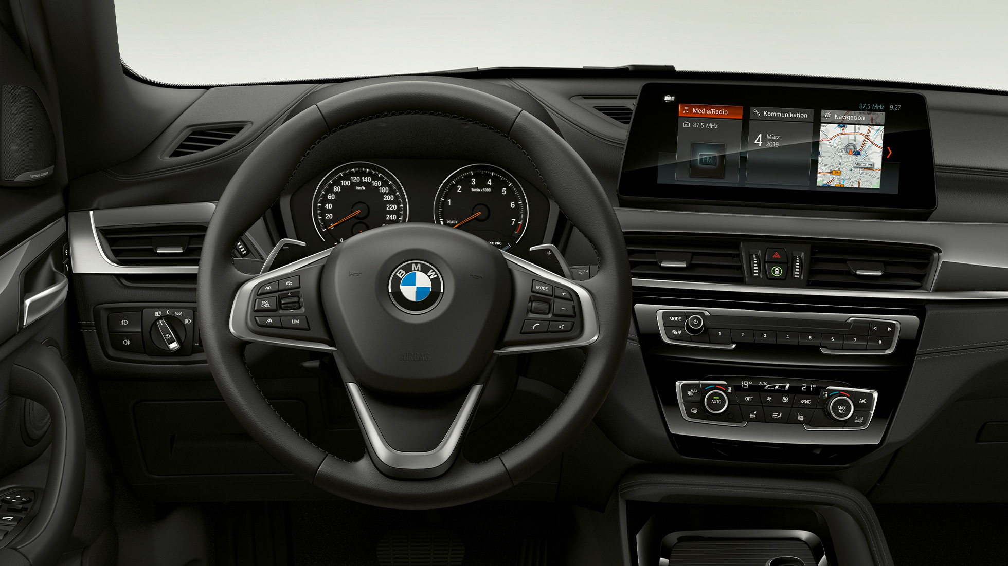 BMW X1, Modelo xLine, interior BMW X1, Modelo xLine, interior con enfoque en la cabina