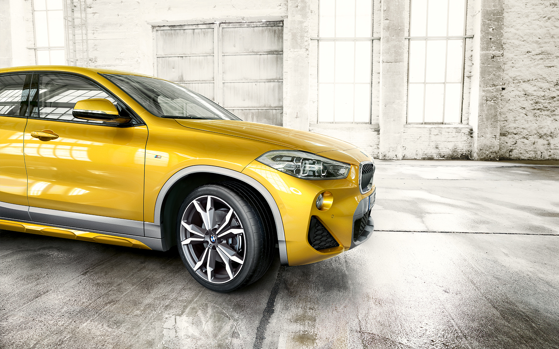Imágenes del auto deportivo BMW X2 Conoce las llantas y faros del X2