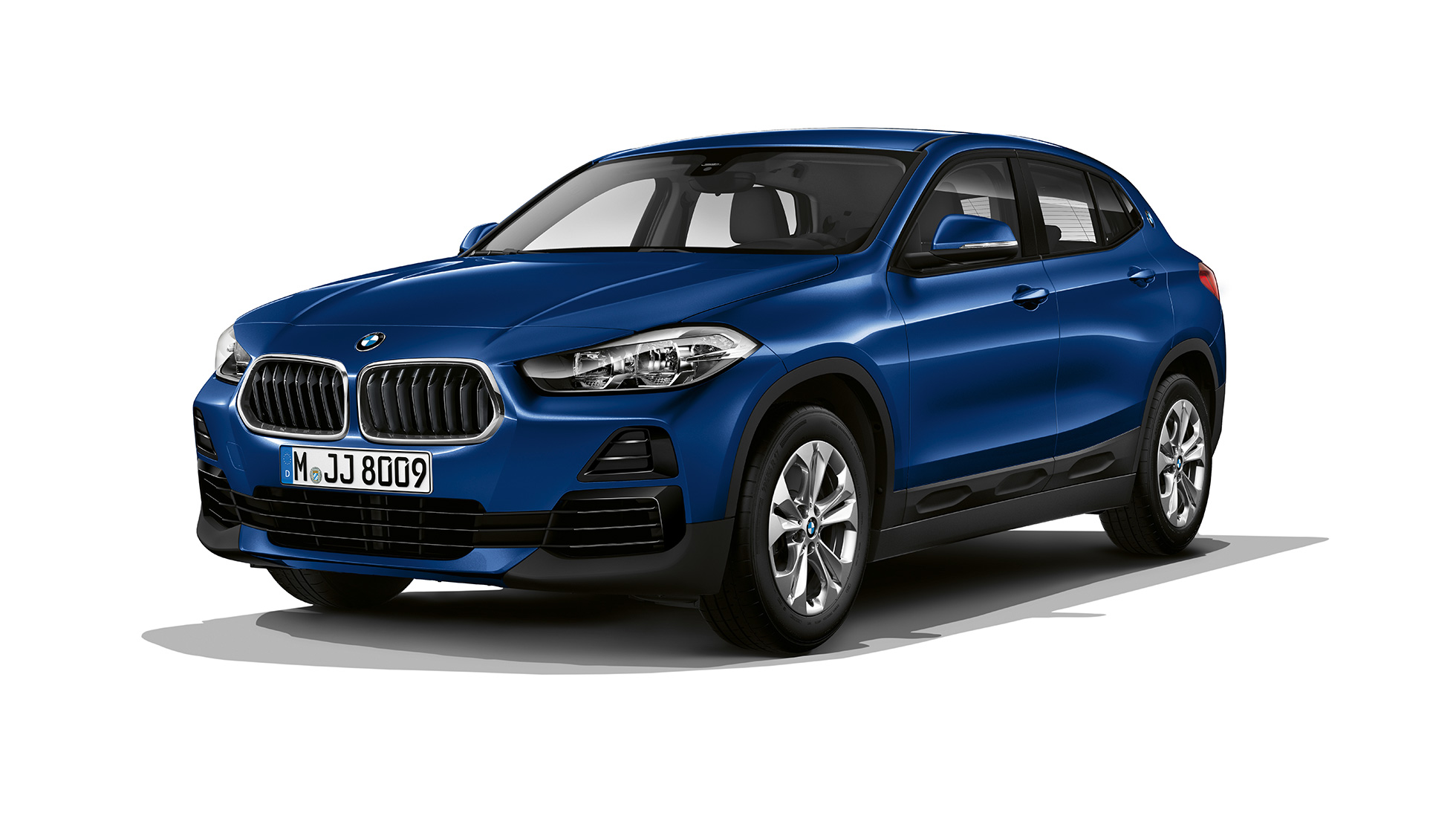 Vista de tres cuartos frontal BMW X2 sDrive20i Acabado Advantage BMW X2 sDrive20i Acabado Advantage 2018 F39 Mediterranblau metalizado, vista de tres cuartos frontal