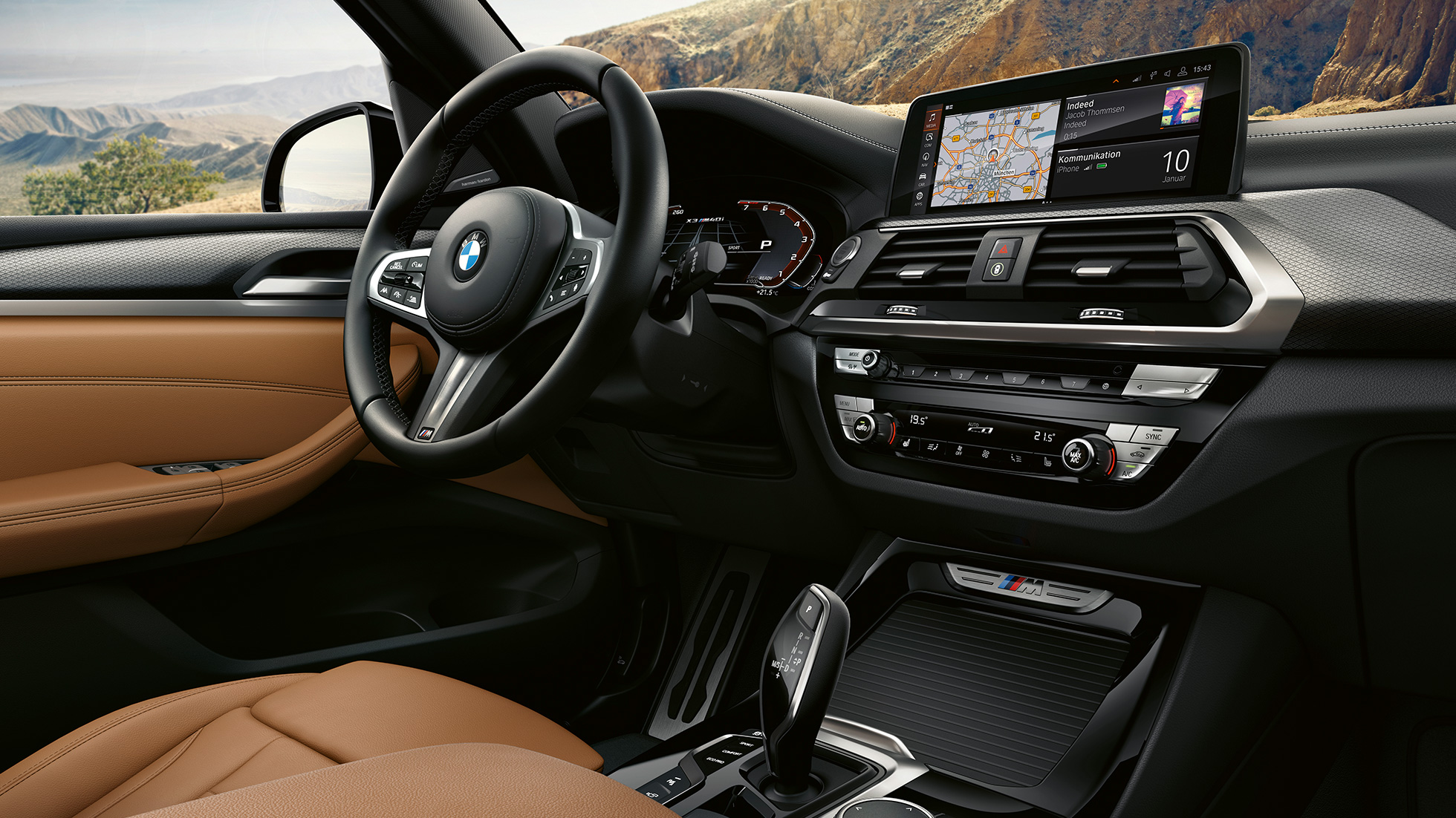 BMW X3 M40i, cabina con un hombre al volante BMW X3 M40i, cabina con un hombre al volante