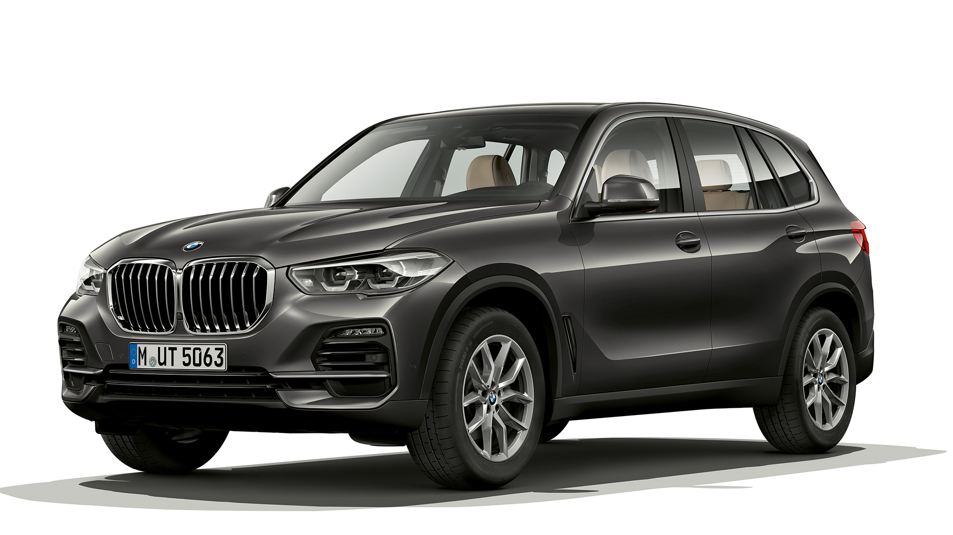 Acabado de Serie BMW X5 vista de tres cuartos del frontal Acabado de Serie BMW X5 G05 2018 Sophistograu metalizado efecto brillante, vista de tres cuartos del frontal