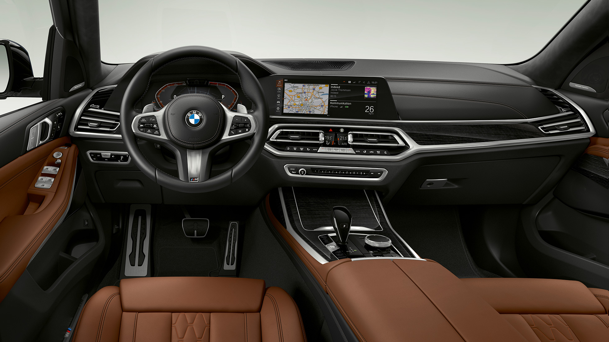 BMW X7, BMW Individual X7 40i xDrive vista lateral Vista lateral del BMW X7 con características de BMW Individual X7 40i xDrive