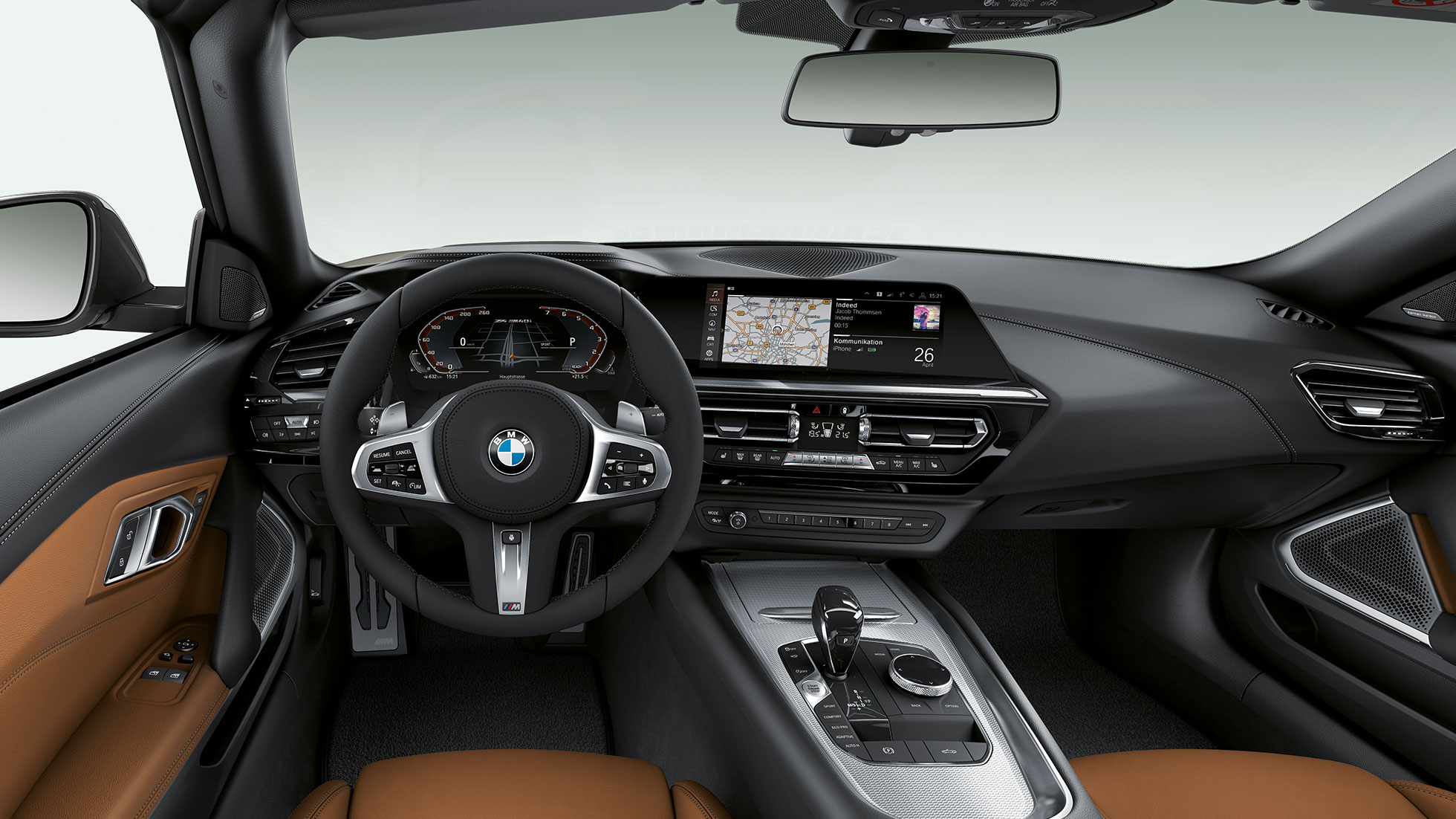 BMW Z4 Roadster M40i, Lenkrad und Fahrerplatz BMW Z4 Roadster M40i, volante y espacio del conductor
