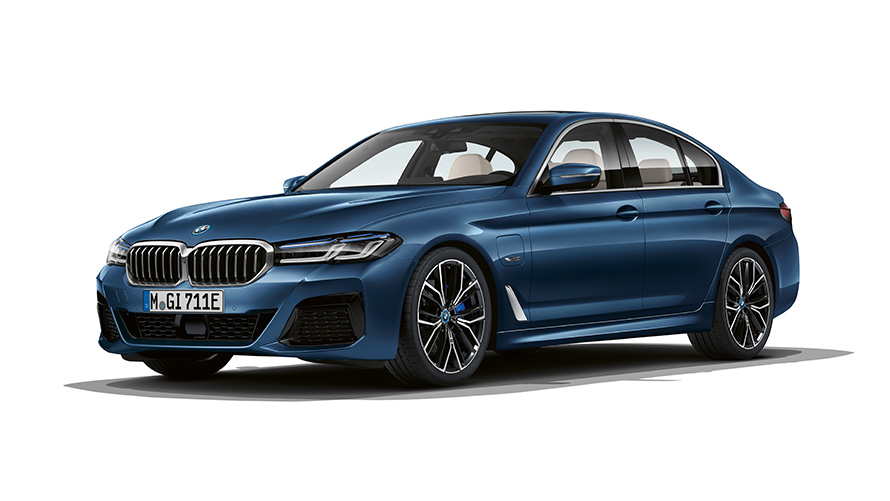 Conoce el auto BMW Serie 5 Sedán híbrido conectable BMW 530e con autonomía eléctrica. BMW Serie 5 Sedán híbrido conectable BMW 530e: Totalmente autónomo.