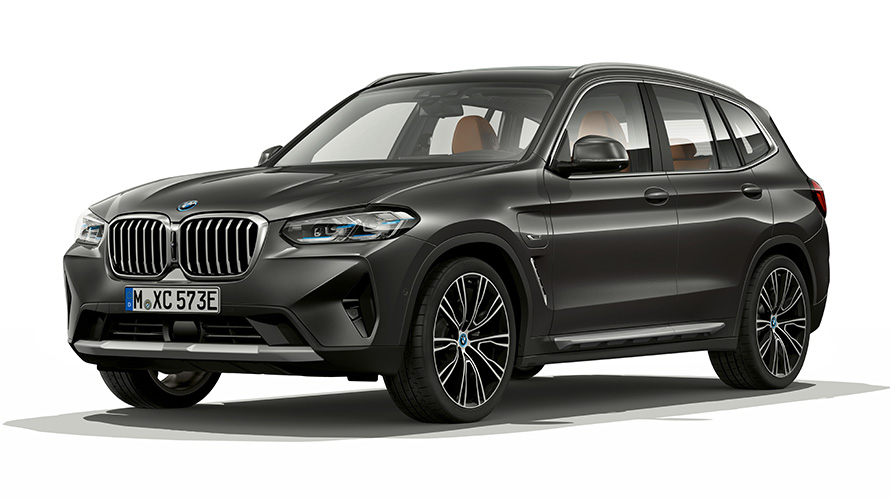 El BMW X3 xDrive30e híbrido conectable te sorprenderá con una autonomía totalmente eléctrica de hasta 43 km. BMW X3 xDrive30e: Camioneta híbrida conectable con un consumo eléctrico de 25,7–30,3 kWh/100 km (WLTP).