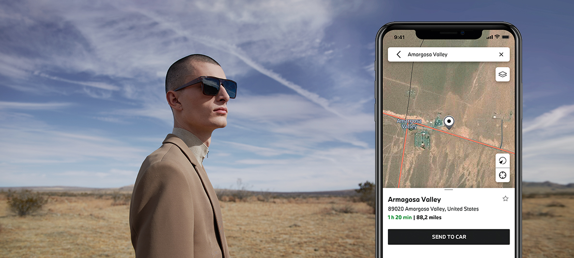 My BMW App Planificar viajes y enviarlos al vehículo Hombre en el desierto My BMW App Planificar viajes y enviarlos al vehículo Hombre en el desierto