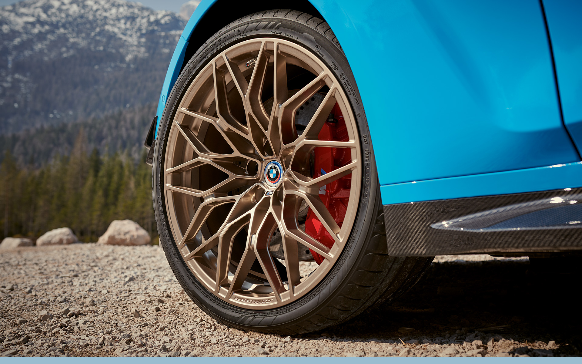 BMW M3 Touring G81 Accesorios M Performance, llanta BMW M3 Touring G81 Accesorios M Performance, primer plano de llanta