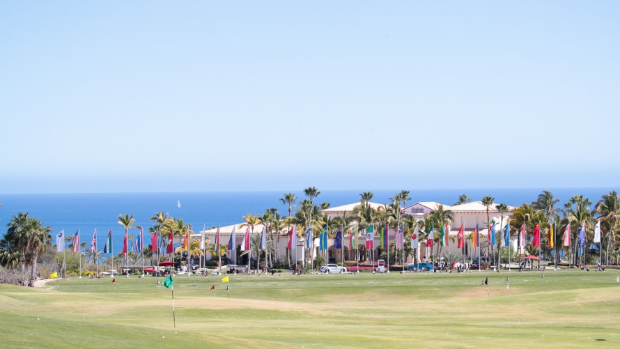 Cabo del Sol Golf Club: campo exigente, paisaje de ensueño Torneo de golf de los coches de lujo BMW en Los Cabos