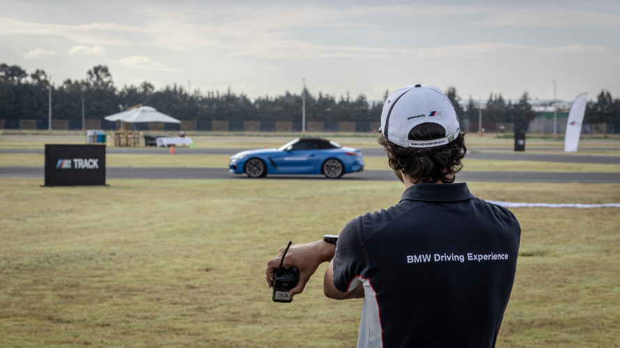 Vive un día lleno de adrenalina con los autos deportivos M Adrenalina dentro de los modelos de autos M
