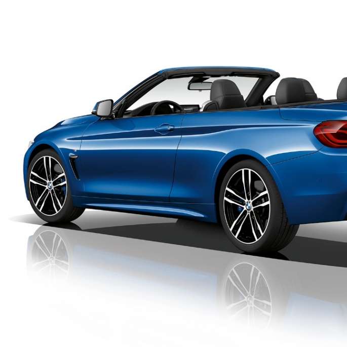 BMW Serie 4 Convertible, toma trasera de tres cuartos del Modelo M Sport