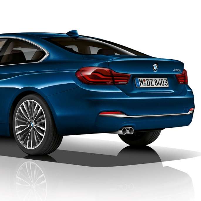 BMW Serie 4 Coupé, toma trasera de tres cuartos del Modelo Luxury Line