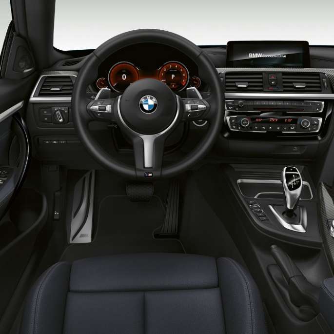 BMW 4 Series Coupé, Model M Sport cockpit
