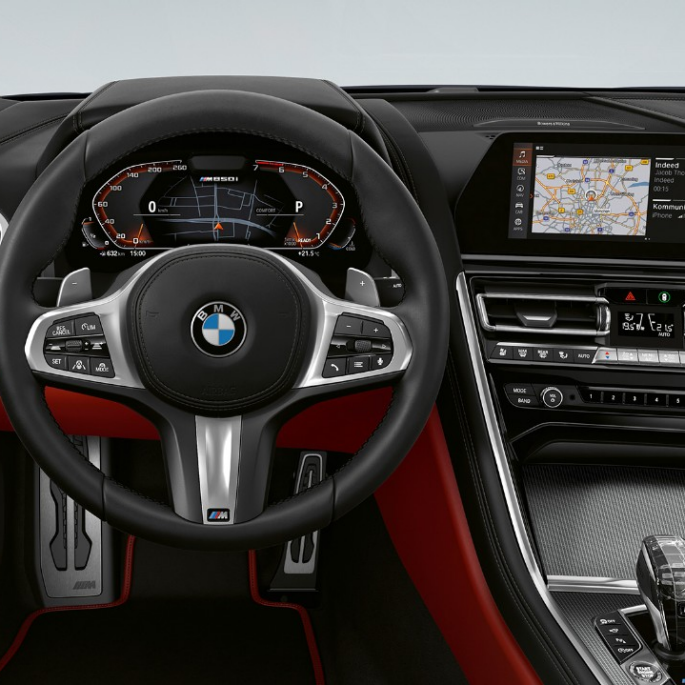 BMW M850i xDrive, Negro Carbono metálico, Cabina con volante de piel M. BMW M850i xDrive, Negro Carbono metálico, Cabina con volante de piel M.