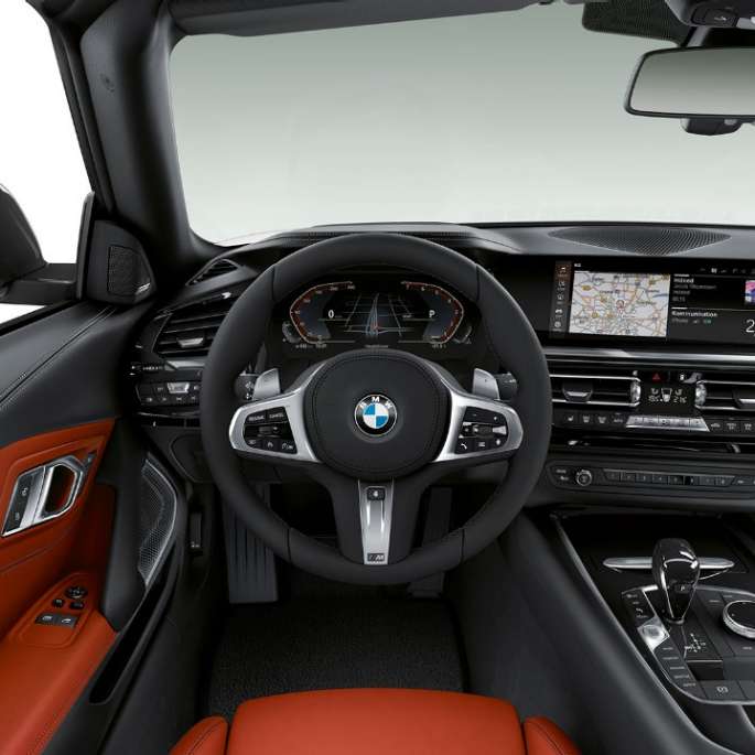 BMW Z4 Roadster Modelo Línea Deportiva BMW Z4 Roadster Modelo Línea Deportiva, volante y lugar del conductor